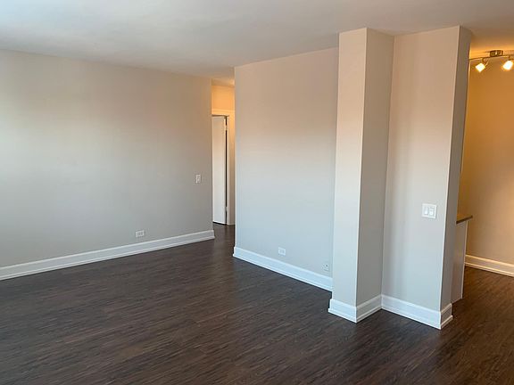 4th image of 1370 E Hyde Park Blvd #506