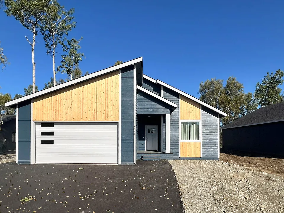 5045 W Sassy Ave