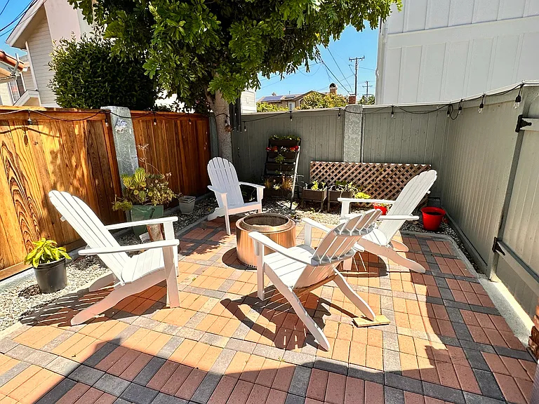 2219 Gates Ave #B — Photo 18