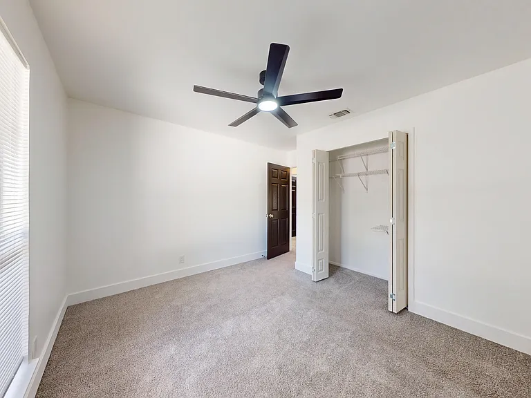 318 Renee Dr — Photo 15