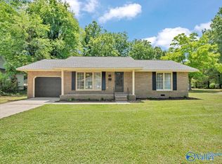 404 Rock St SE, Hartselle, AL 35640