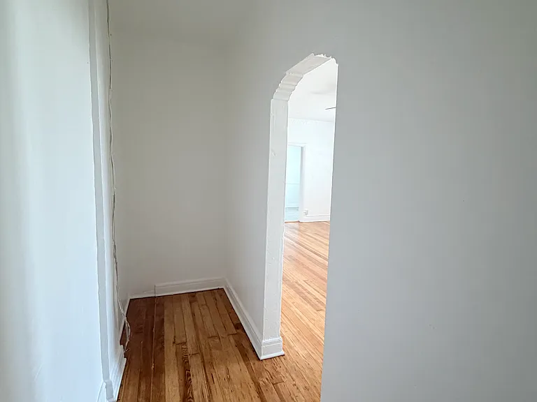 320 S Kingsley Dr #302 — Photo 4