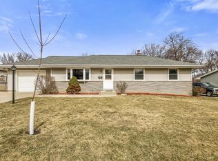 N93W17348 Devon Wood Rd, Menomonee Falls, WI 53051