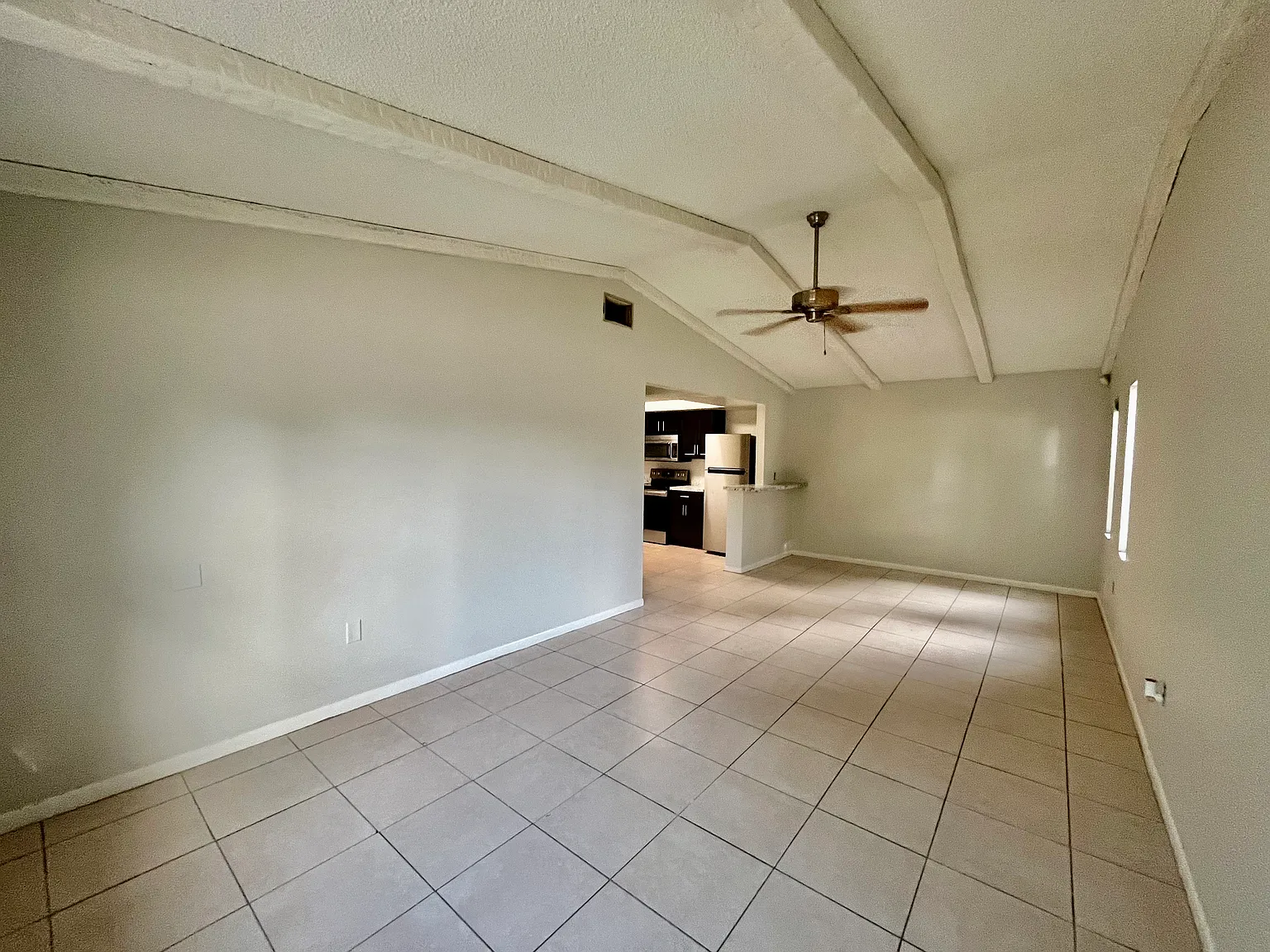 2 bed, 875 sqft, $1,395 — Photo 3