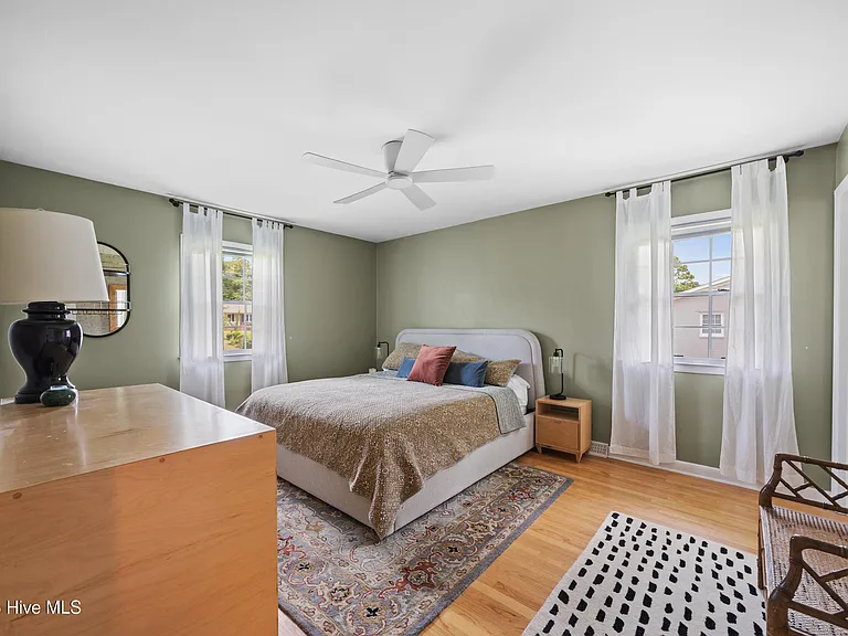 202 Windemere Rd — Photo 30