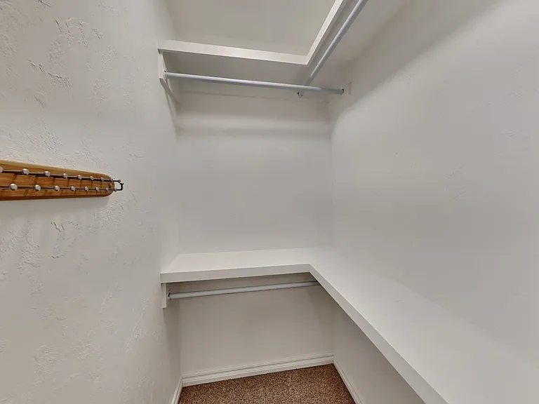 908 East Dr — Photo 15