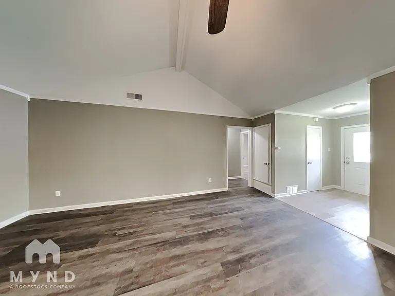 4014 Hitchcock St — Photo 9