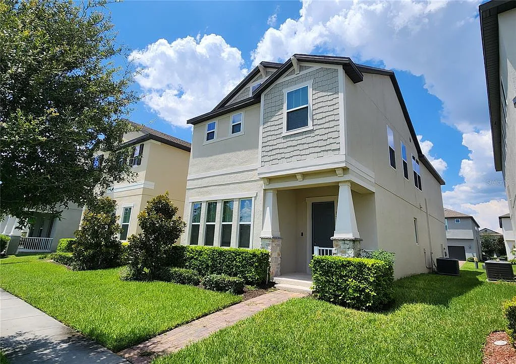4 bed, 2.5 bath, 2204 sqft, $2,900 — Photo 1