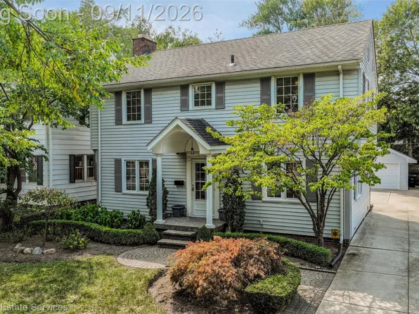 743 Rivard Blvd, Grosse Pointe, MI 48230