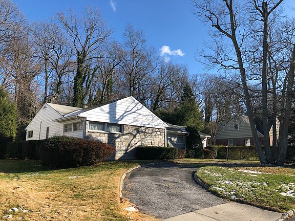 2nd image of 16 Irving Dr