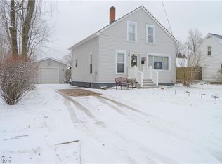 155 S Crowell Ave, Geneva, OH 44041