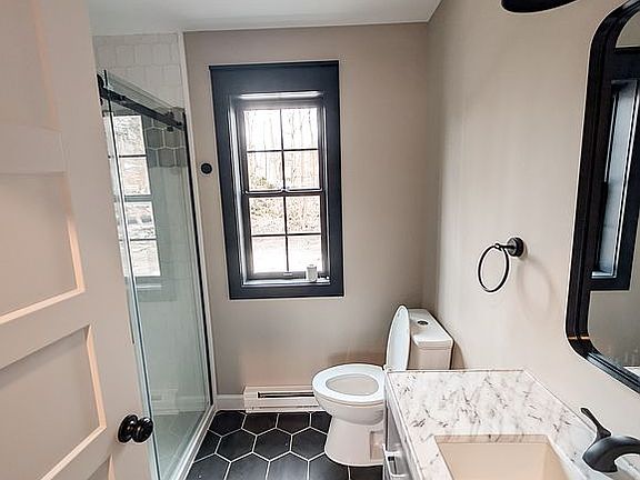 5th image of 11 Mueller Rd