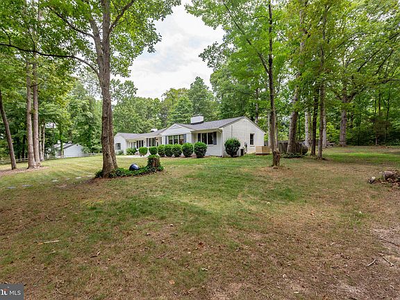 5th image of 107 Hampton Dr