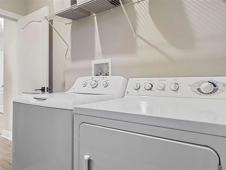 7796 Somersworth Dr — Photo 35