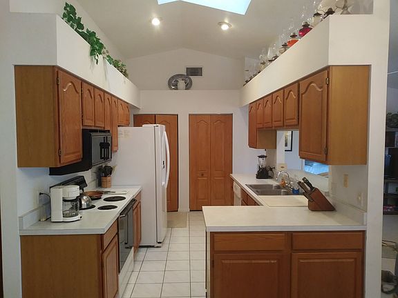 3rd image of 3935 Shade Ave