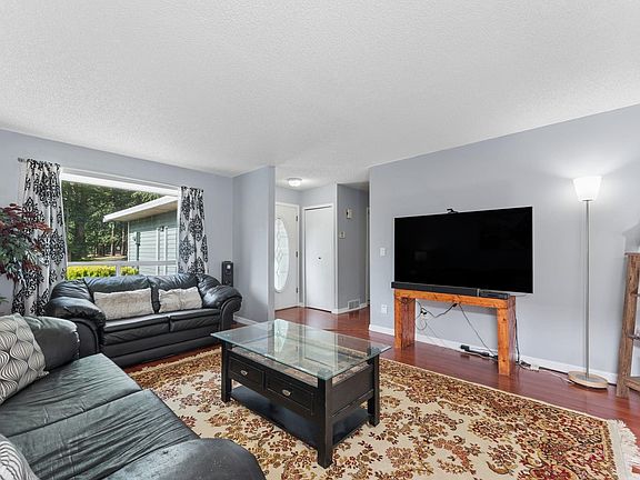 3rd image of 11761 81a Ave