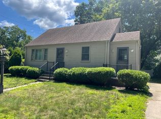 375 Toll Gate Rd, Groton, CT 06340