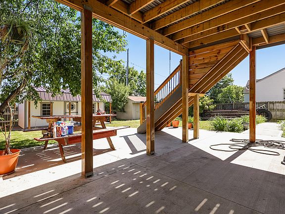 5th image of 2768 Woodcroft Rd