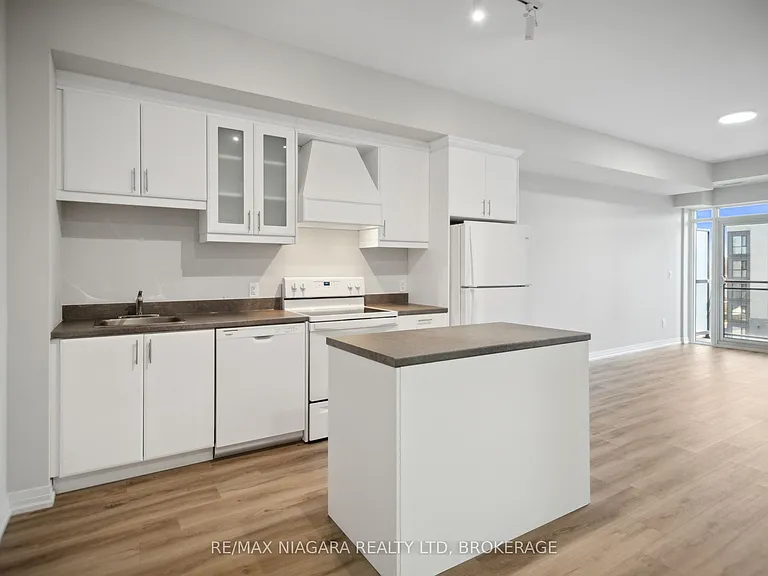50 Herrick Ave #443 — Photo 4