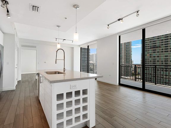 5th image of 999 SW 1st Avenue #2203