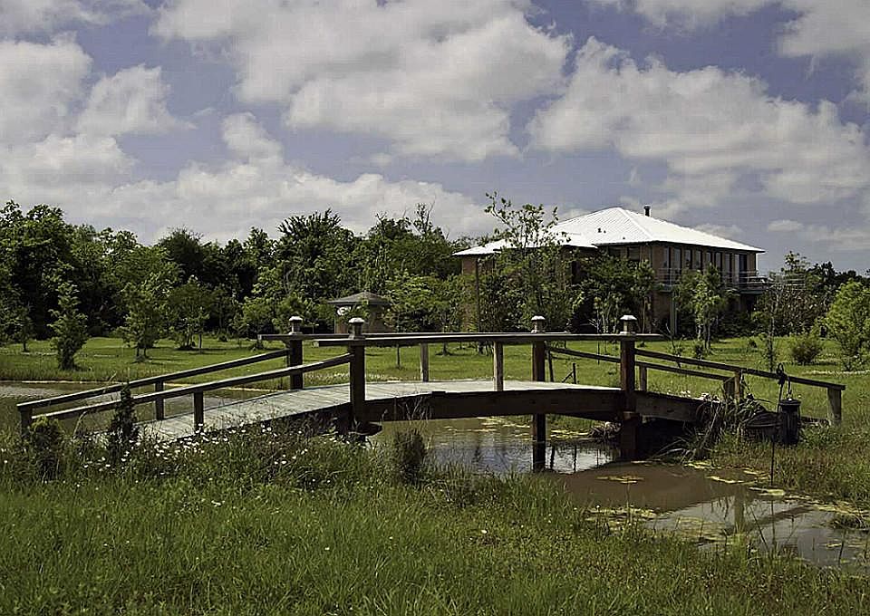 3400+SF HOUSE .3BR/3BA WITH A 6 CAR ATTACHED GARAGE, POND AND SITUATED ON 9.84 ACRES