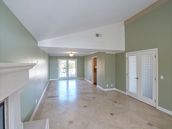 4th image of 6238 Syracuse Ln
