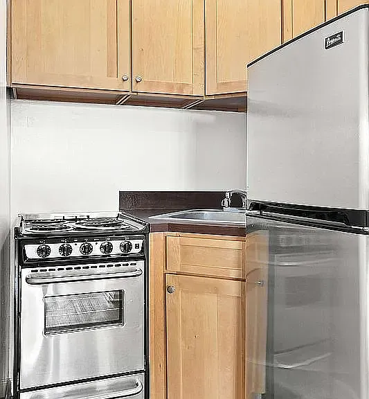 228 E 81st St #7D — Photo 4