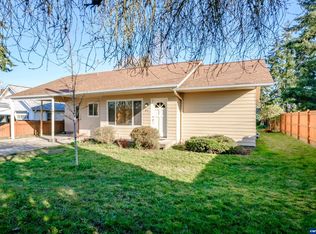 651 Russell Dr, Lebanon, OR 97355