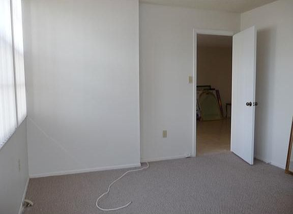 2nd image of 18021 Biscayne Blvd #2012