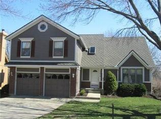 11513 S Parkwood Dr, Olathe, KS 66061