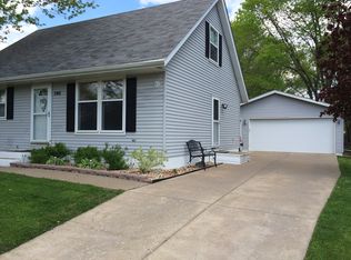 5411 Kelling St, Davenport, IA 52806