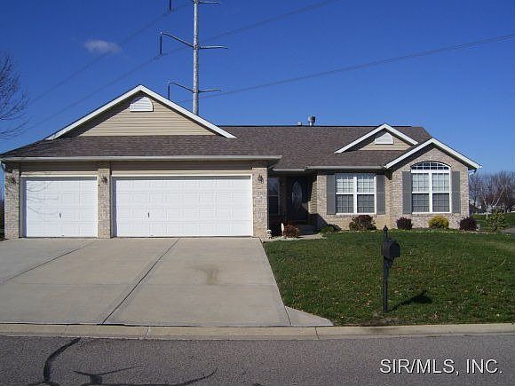 1st image of 7400 Stonebridge Dr