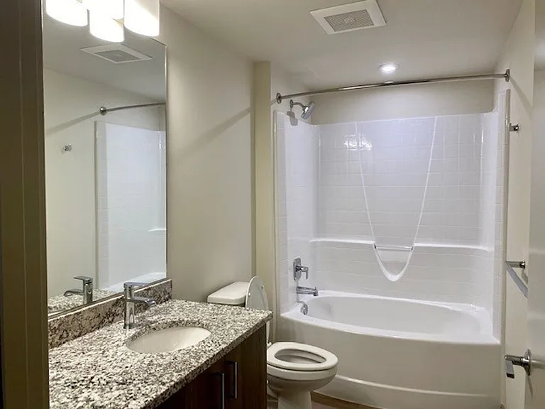 Lexington Apartments — Photo 40