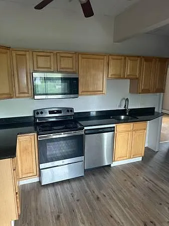 2 bed, 800 sqft, $1,695 — Photo 2
