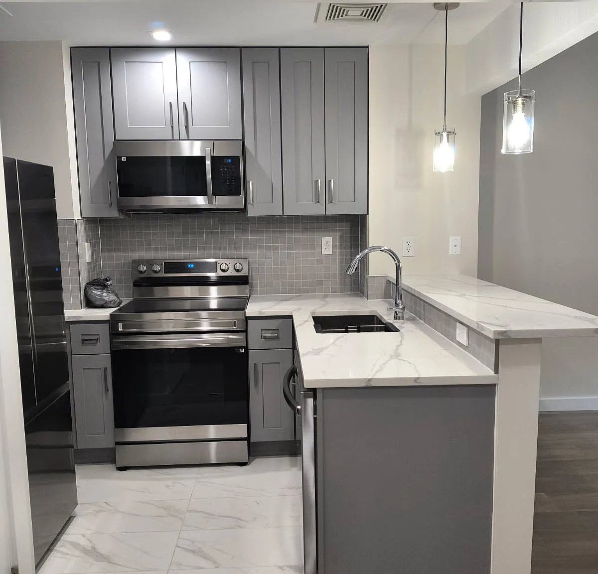 112 Seaman Avenue — Photo 4