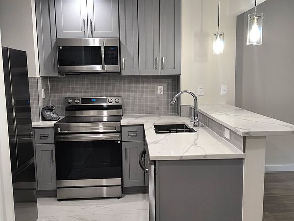 4th image of 112 Seaman Ave #6B