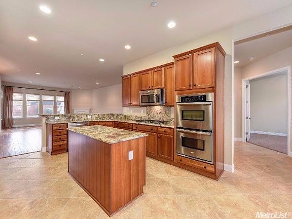 4th image of 317 Lixton Ct