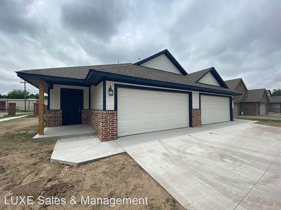 1st image of 5205 Oakwood Villas Ct