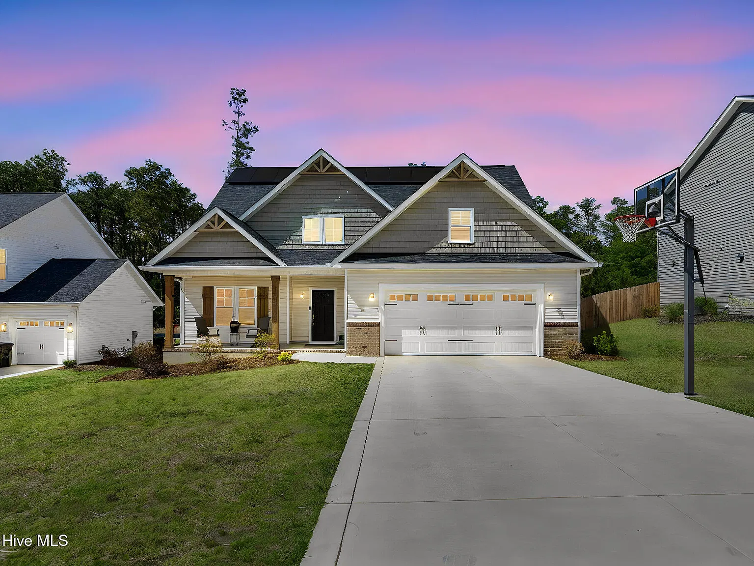 5 bed, 4.0 bath, $3,100 — Photo 2