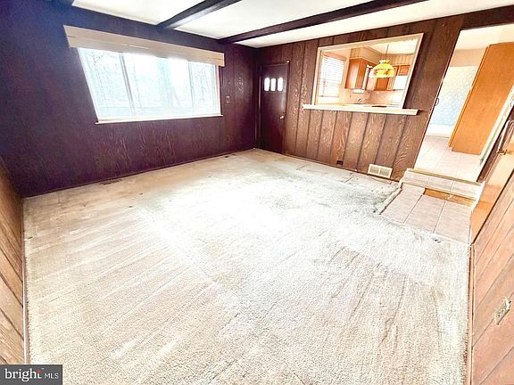 5th image of 302 Provincetown Rd