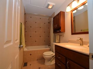 1308 Darnell Dr, Mundelein, IL