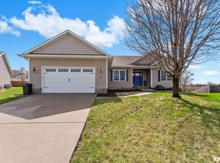203 Stonebridge Pl, Colona, IL 61241