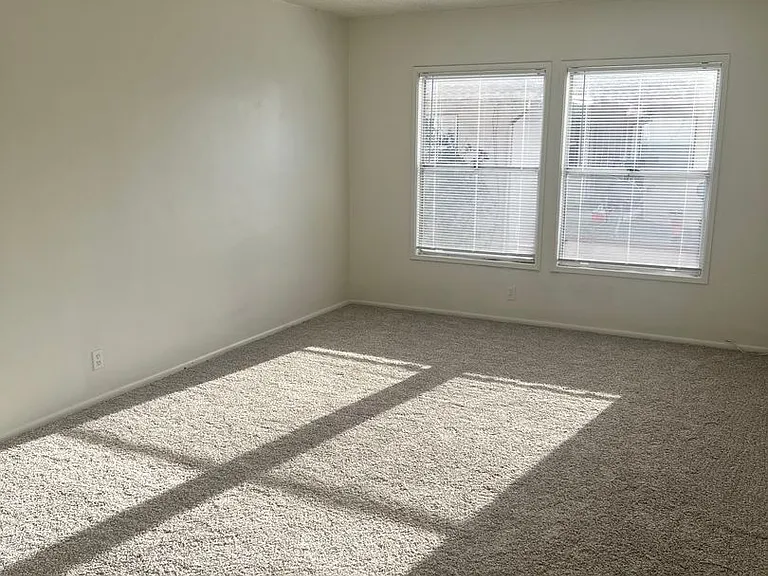 13840 Christine Dr — Photo 3