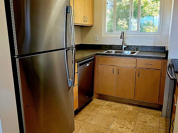 3rd image of 2820 75th Pl SE APT 204
