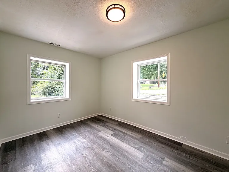 829 Capitol Blvd — Photo 10