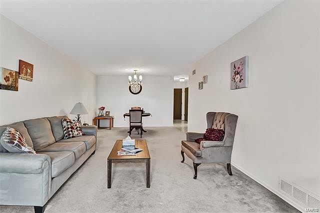 2nd image of 1251 Guelbreth Ln APT 202