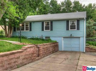 7325 Lawndale Dr, Omaha, NE 68134