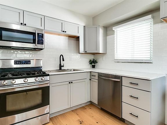 5th image of 644 De Merville Ave