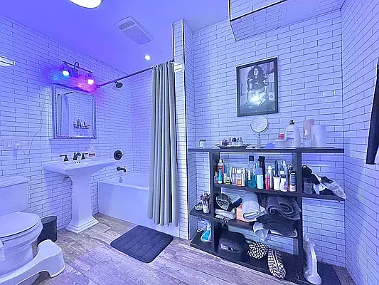 Rented by Friedman Mayer, LREB | media 12