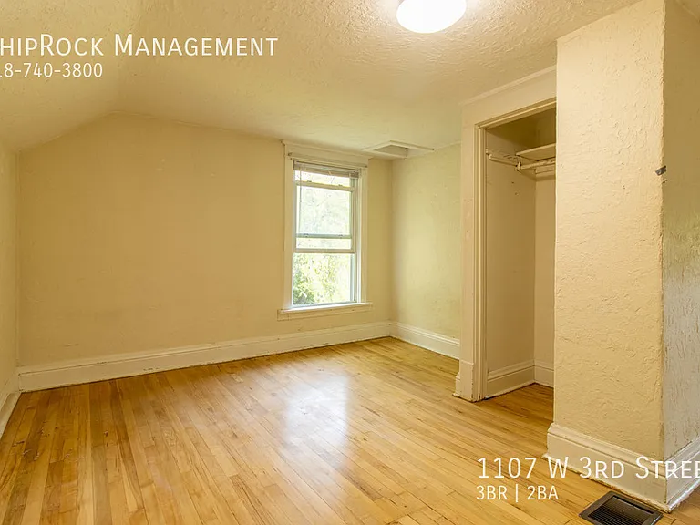 1107 W 3rd St — Photo 14